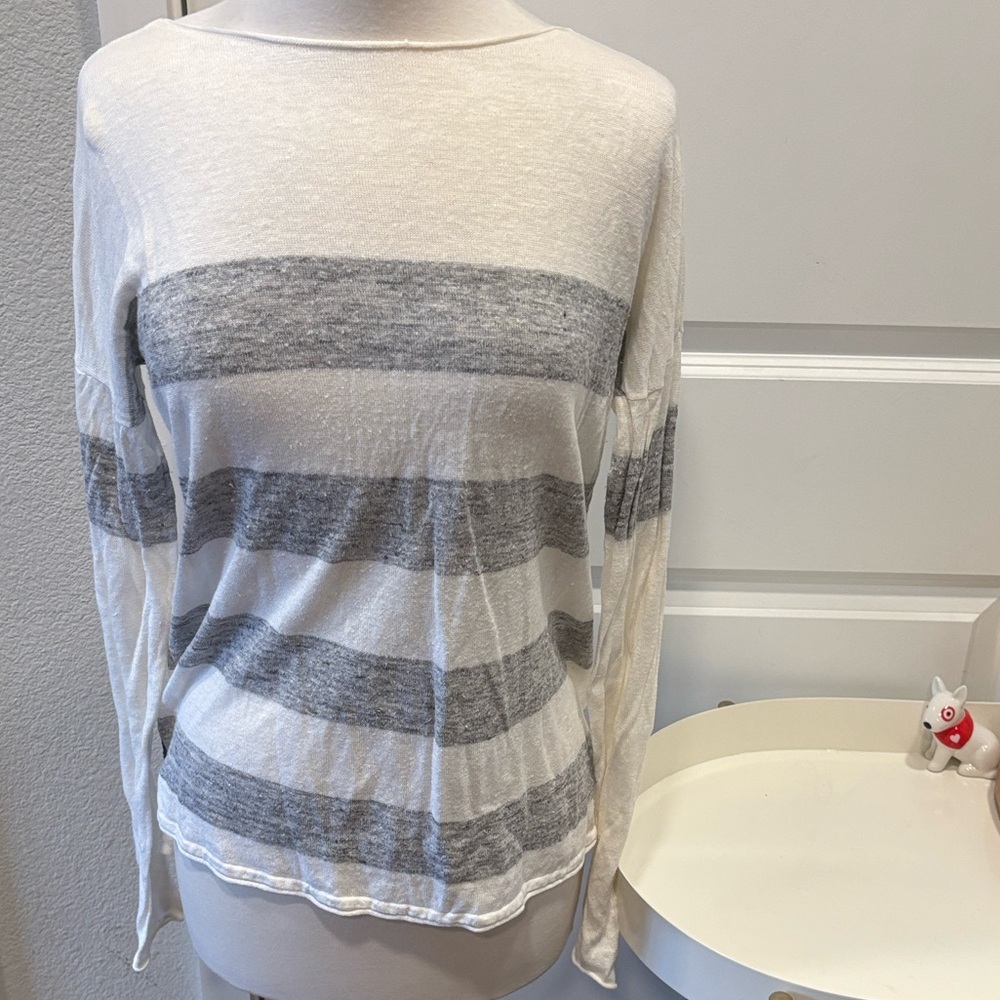 GUC 360 Sweater Gray and White Striped